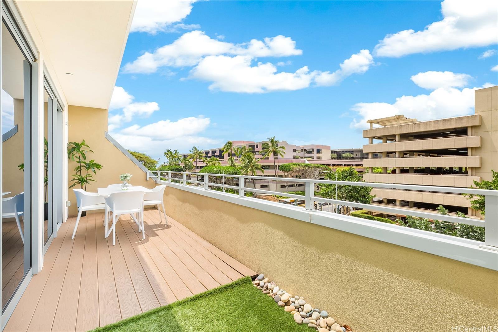 Keauhou Place condo # 407, Honolulu, Hawaii - photo 4 of 25