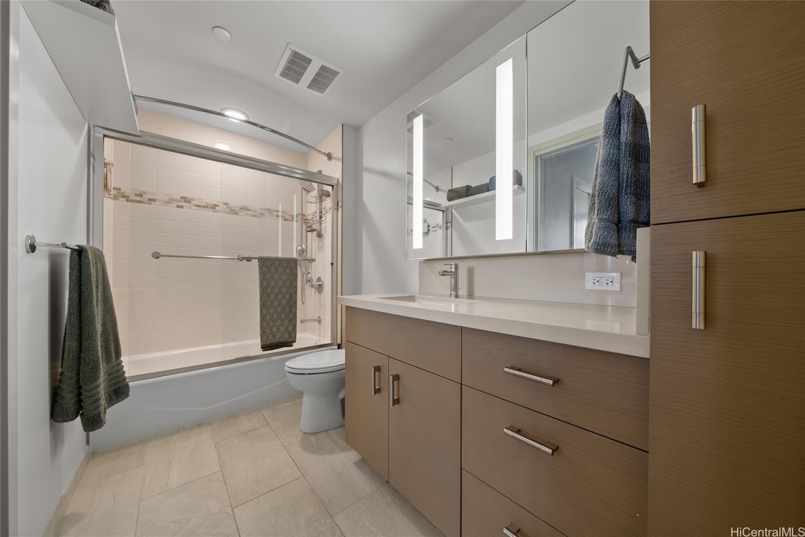 Keauhou Place condo # 4202, Honolulu, Hawaii - photo 12 of 22