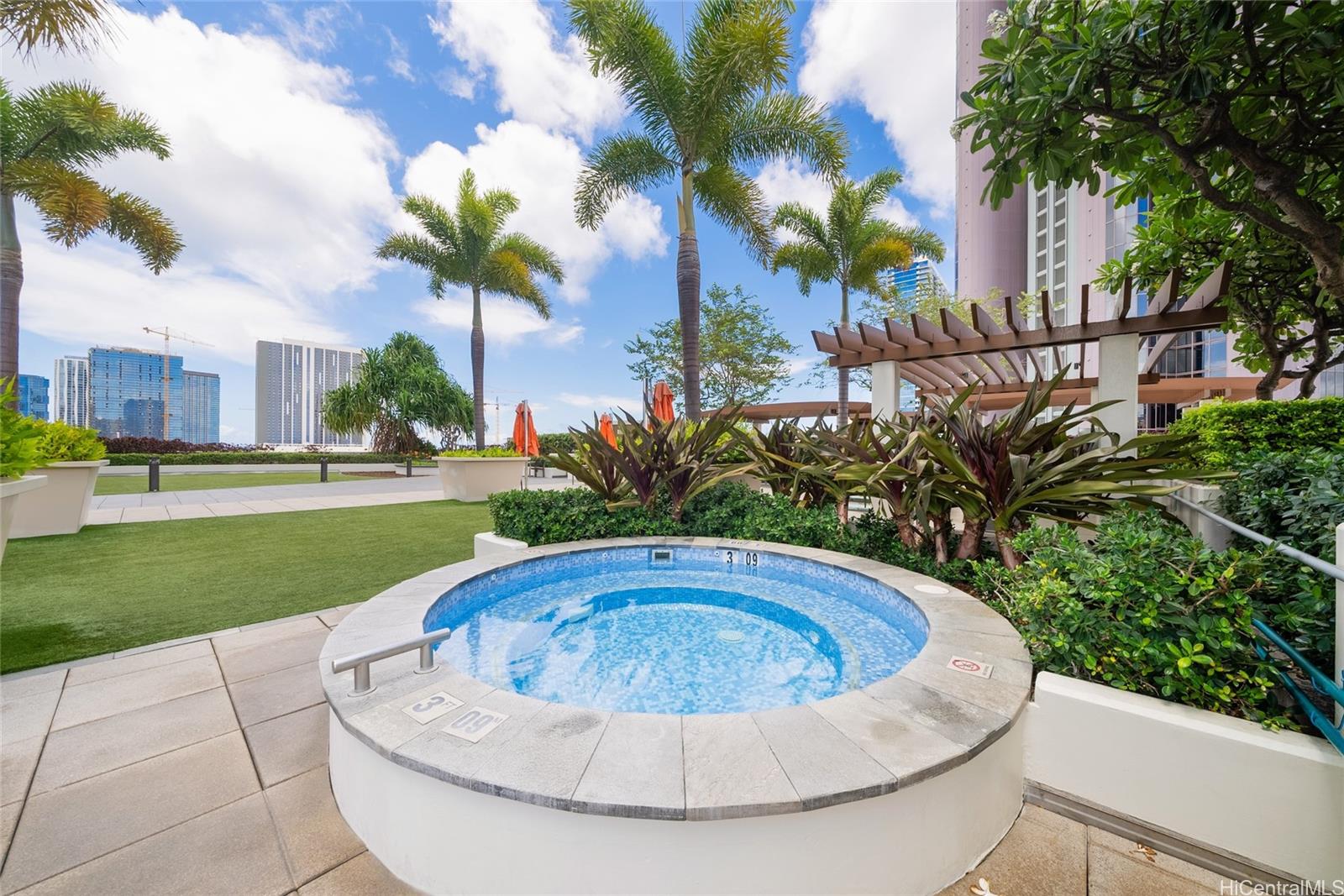 Keauhou Place condo # 4202, Honolulu, Hawaii - photo 20 of 22