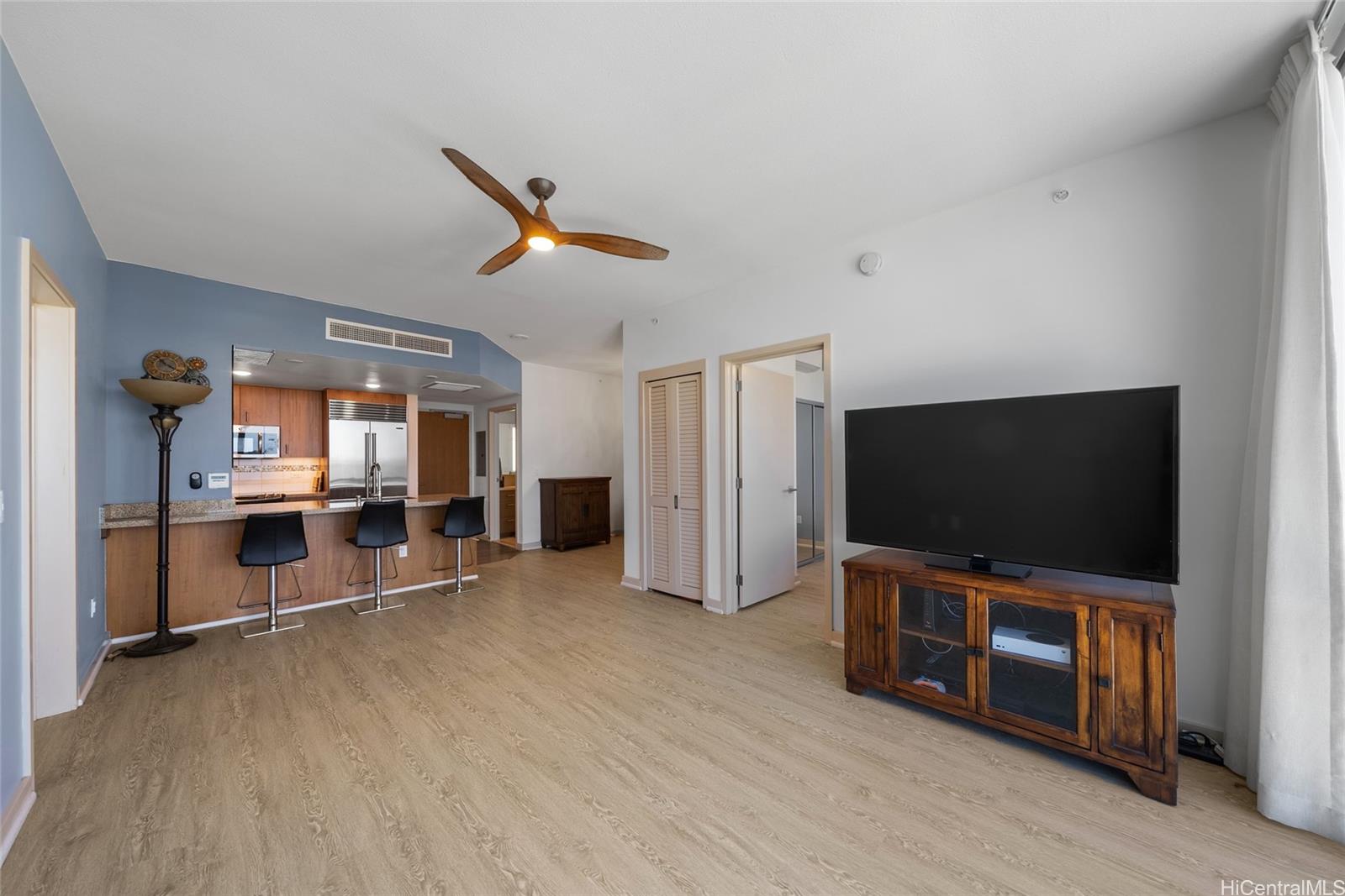 Keauhou Place condo # 4202, Honolulu, Hawaii - photo 4 of 22
