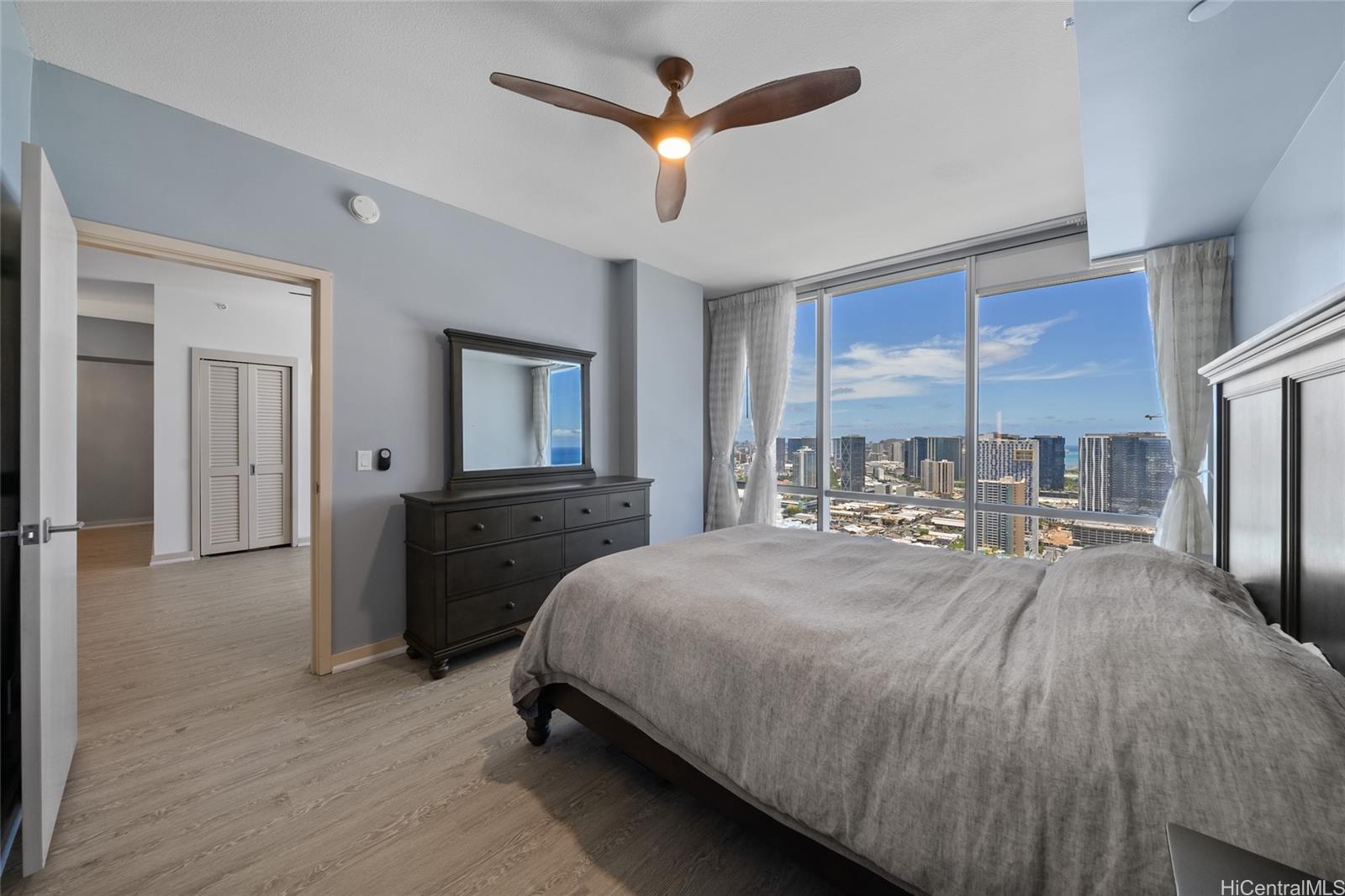 Keauhou Place condo # 4202, Honolulu, Hawaii - photo 3 of 22