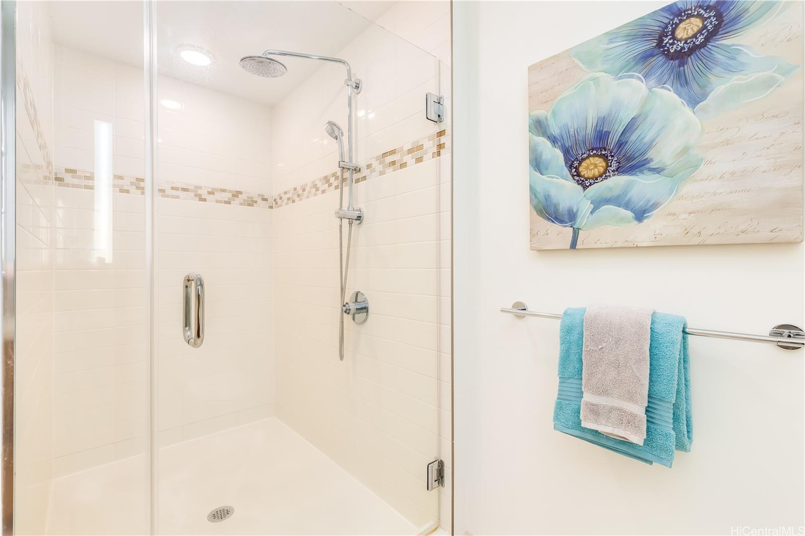 Keauhou Place condo # 807, Honolulu, Hawaii - photo 12 of 25