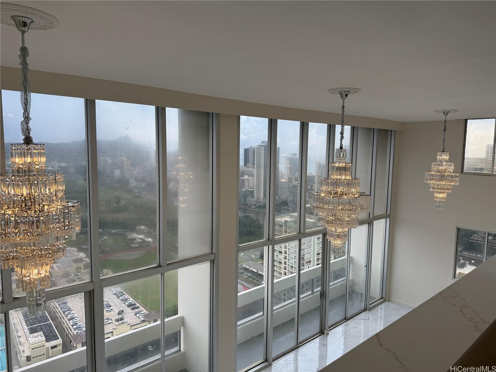 555 University Ave Honolulu - Rental - photo 11 of 21