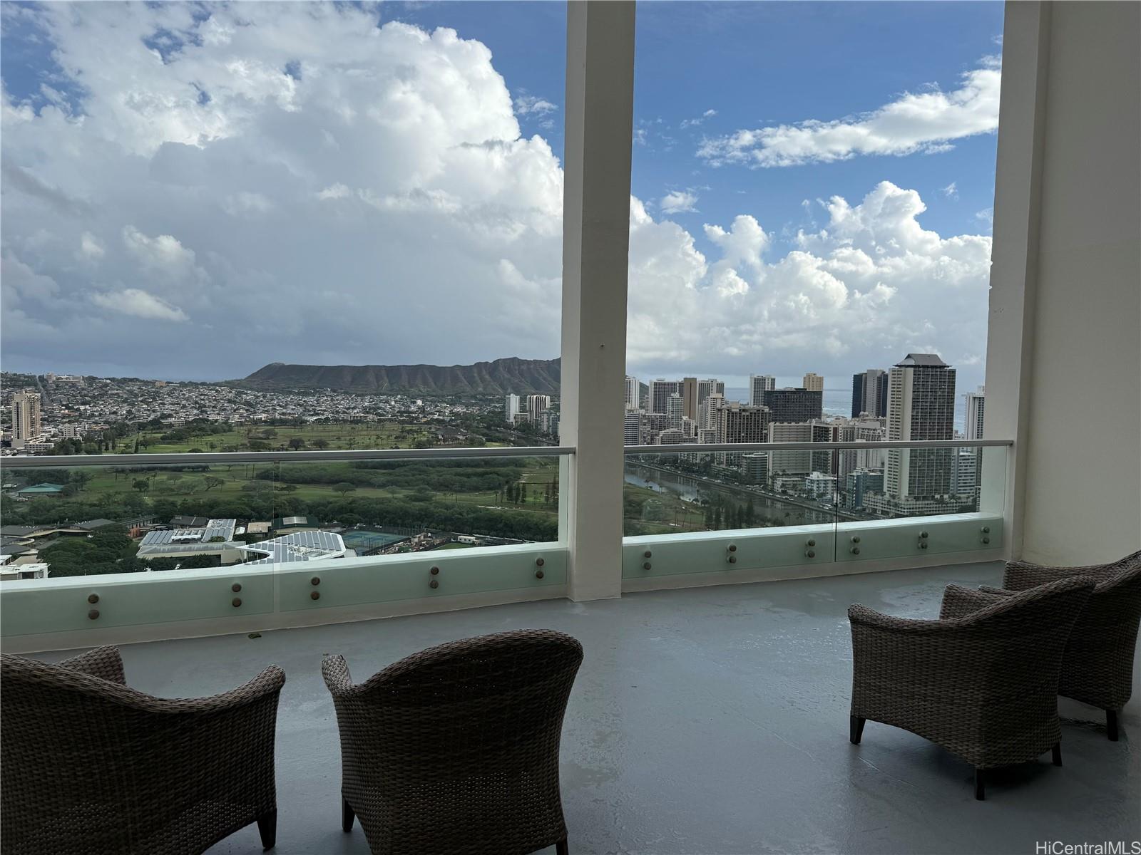 555 University Ave Honolulu - Rental - photo 14 of 21