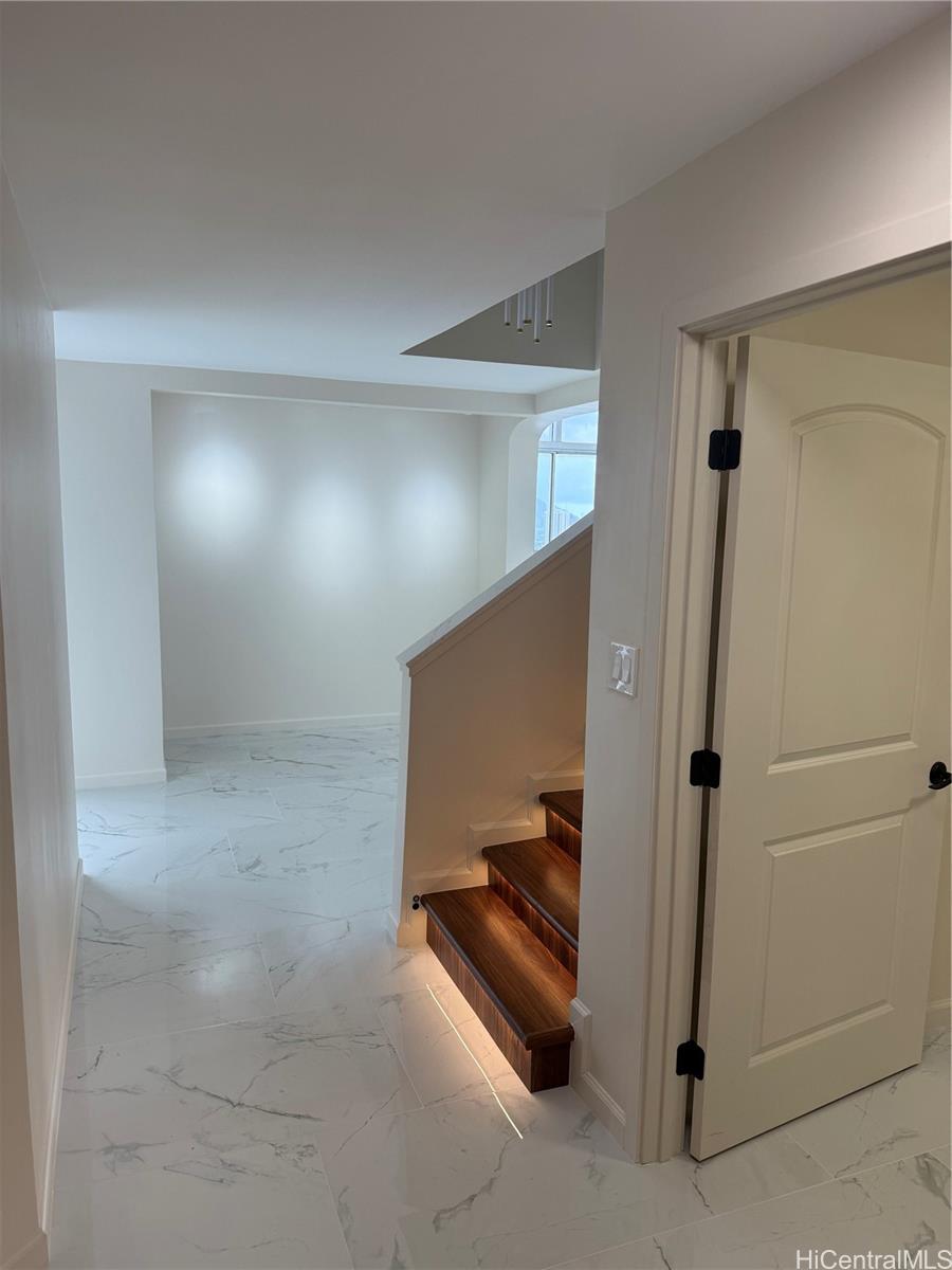 555 University Ave Honolulu - Rental - photo 18 of 21