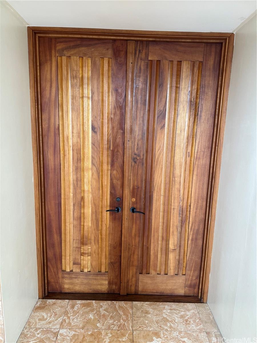 555 University Ave Honolulu - Rental - photo 19 of 21