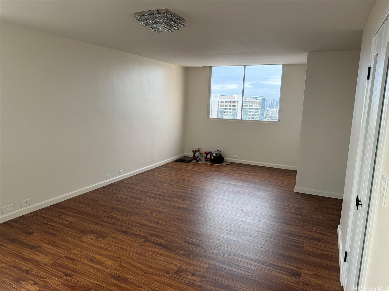 555 University Ave Honolulu - Rental - photo 20 of 21