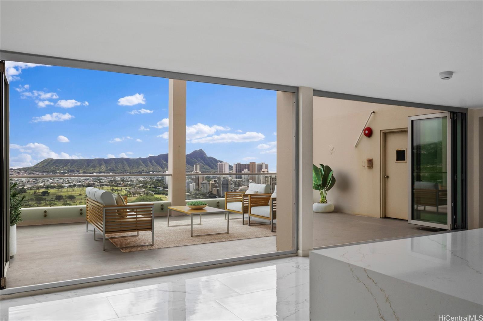 555 University Ave Honolulu - Rental - photo 6 of 21