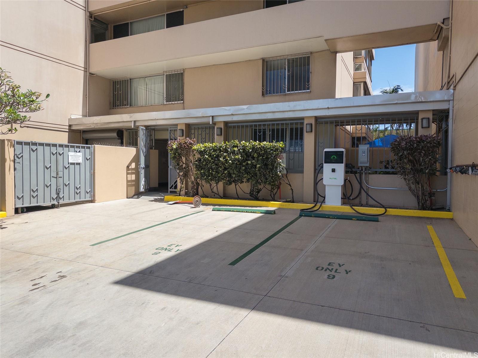 Ala Wai Plaza Skyrise condo # 1205, Honolulu, Hawaii - photo 13 of 14