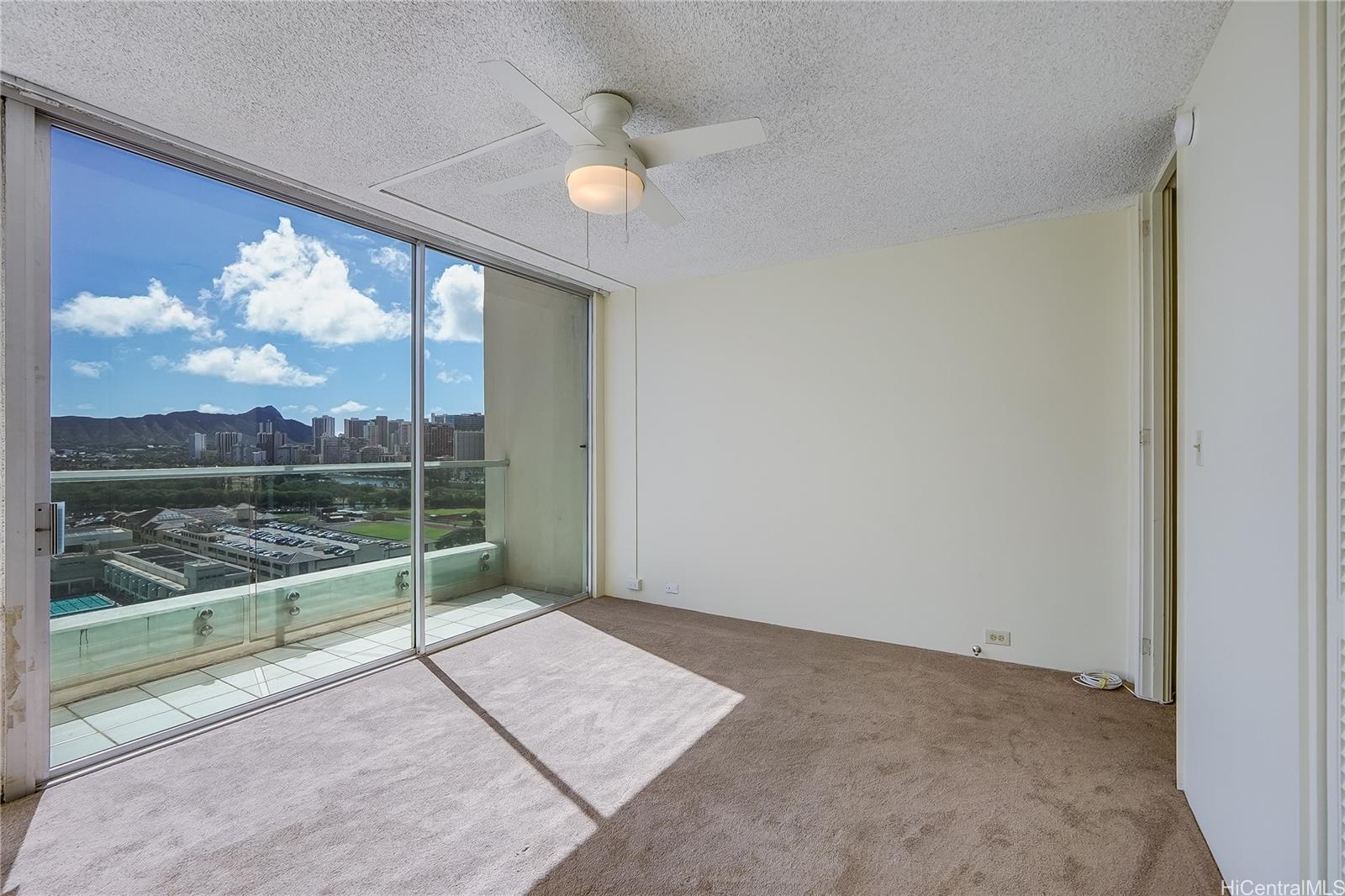 Ala Wai Plaza Skyrise condo # 1706, Honolulu, Hawaii - photo 5 of 16