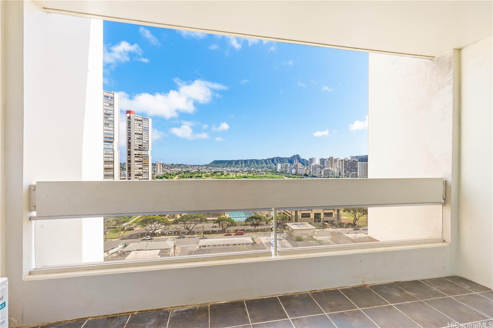 Ala Wai Plaza Skyrise condo # 1904, Honolulu, Hawaii - photo 16 of 25