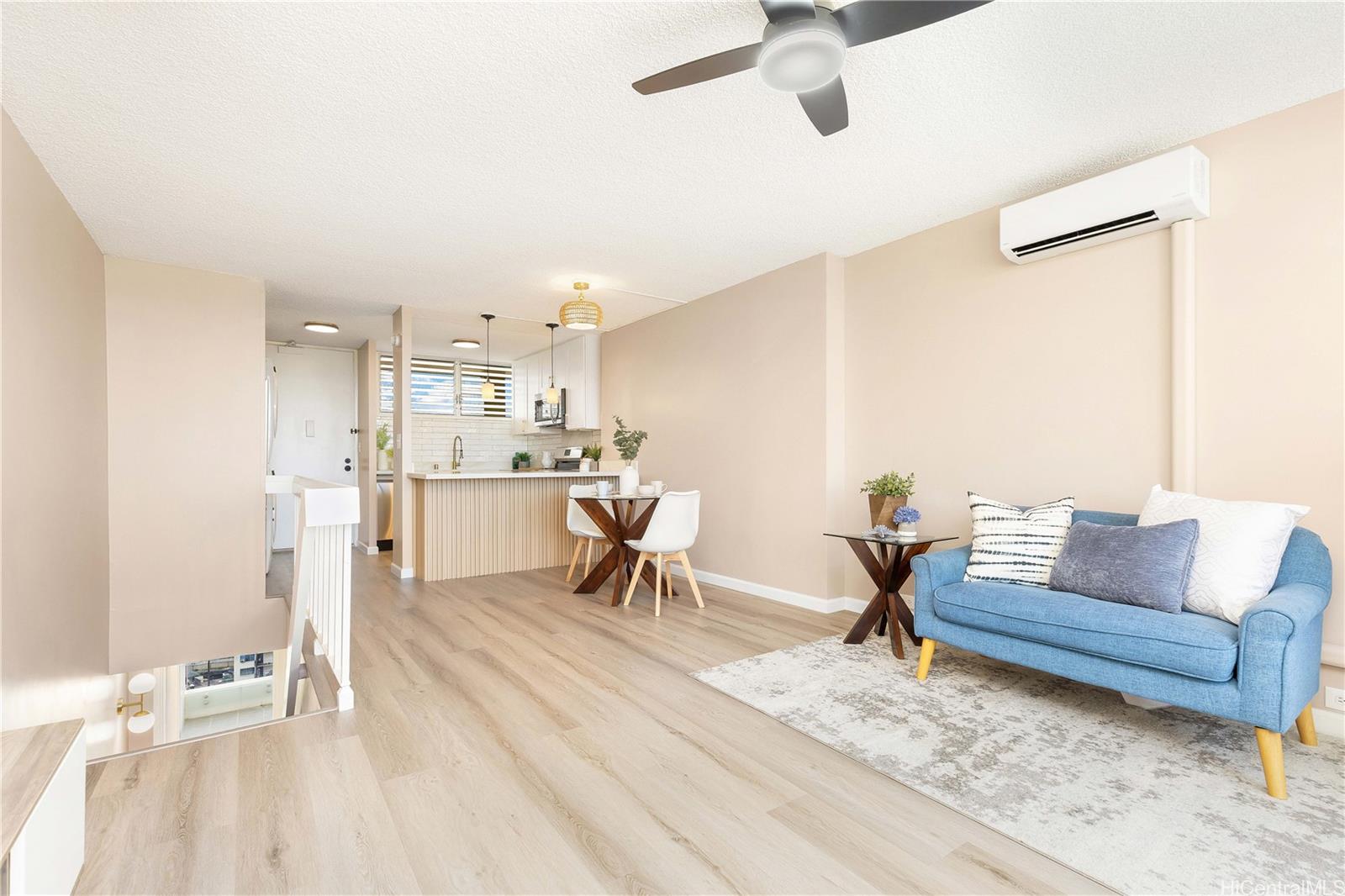 Ala Wai Plaza Skyrise condo # 1904, Honolulu, Hawaii - photo 4 of 25