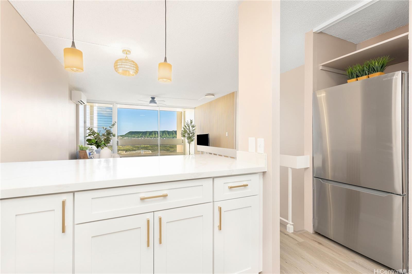 Ala Wai Plaza Skyrise condo # 1904, Honolulu, Hawaii - photo 8 of 25