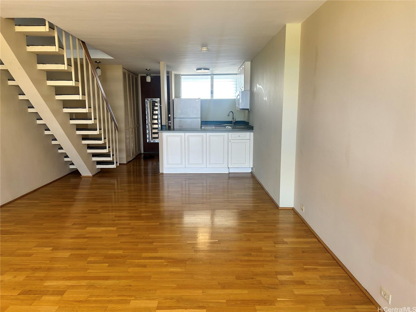 555 University Ave Honolulu - Rental - photo 6 of 13