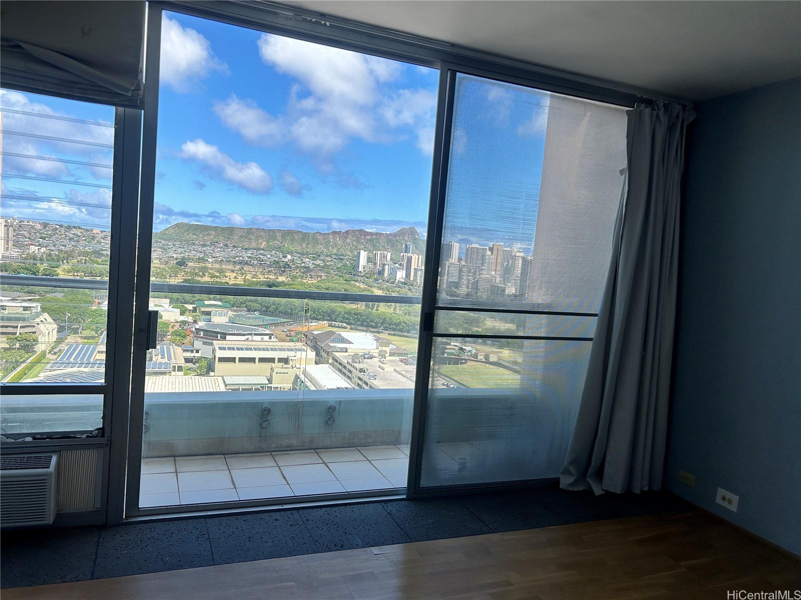 555 University Ave Honolulu - Rental - photo 10 of 13