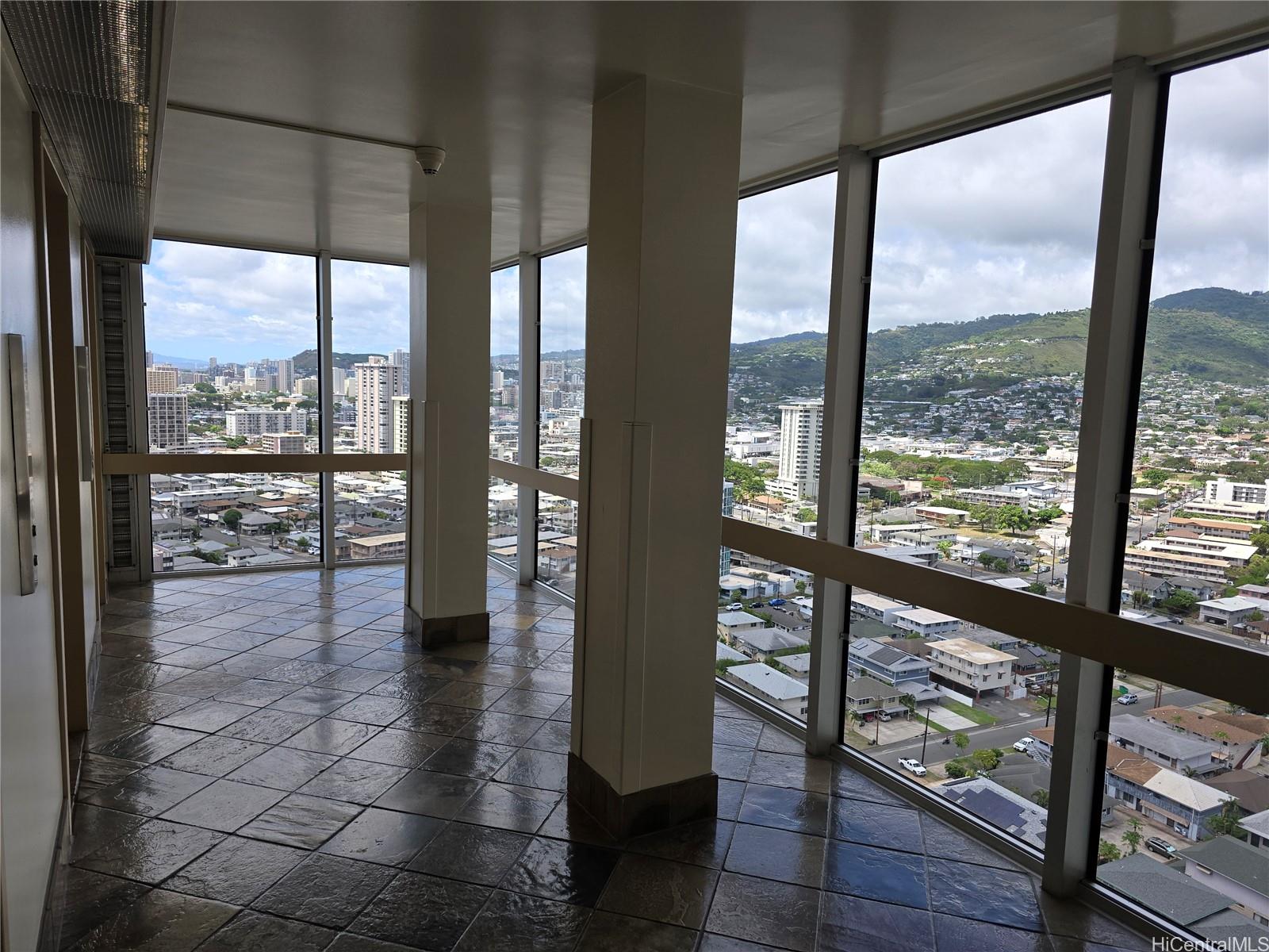 Ala Wai Plaza Skyrise condo # 2505, Honolulu, Hawaii - photo 5 of 25