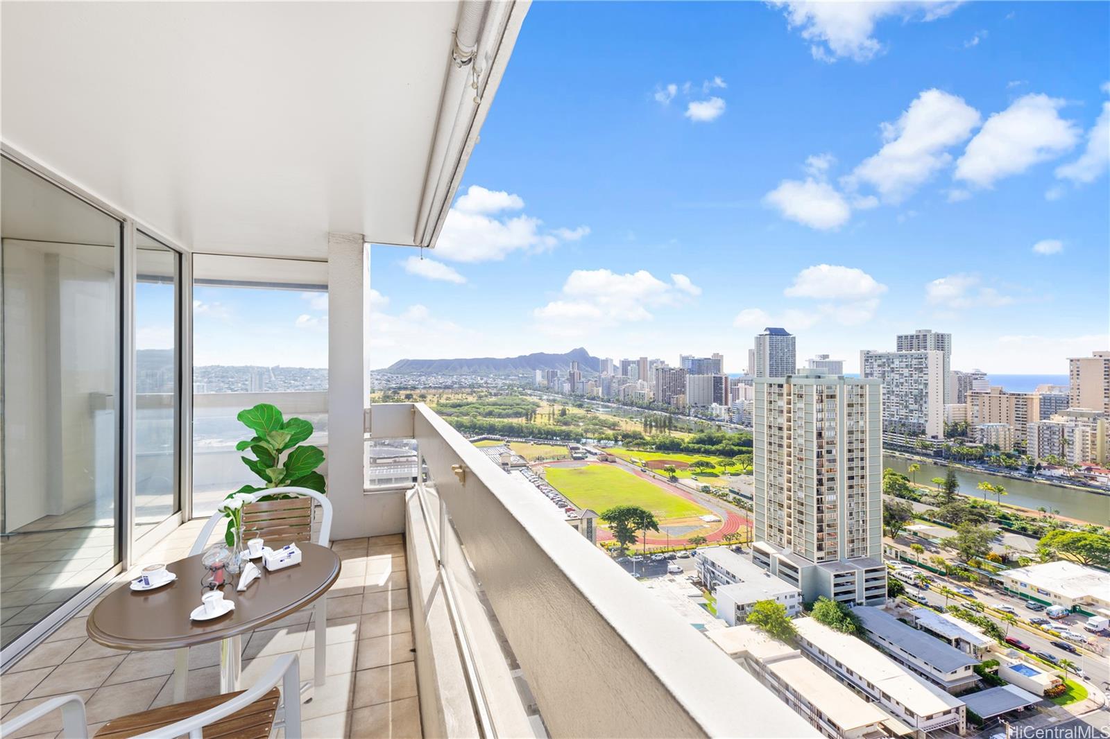 Ala Wai Plaza Skyrise condo # 2700, Honolulu, Hawaii - photo 3 of 25