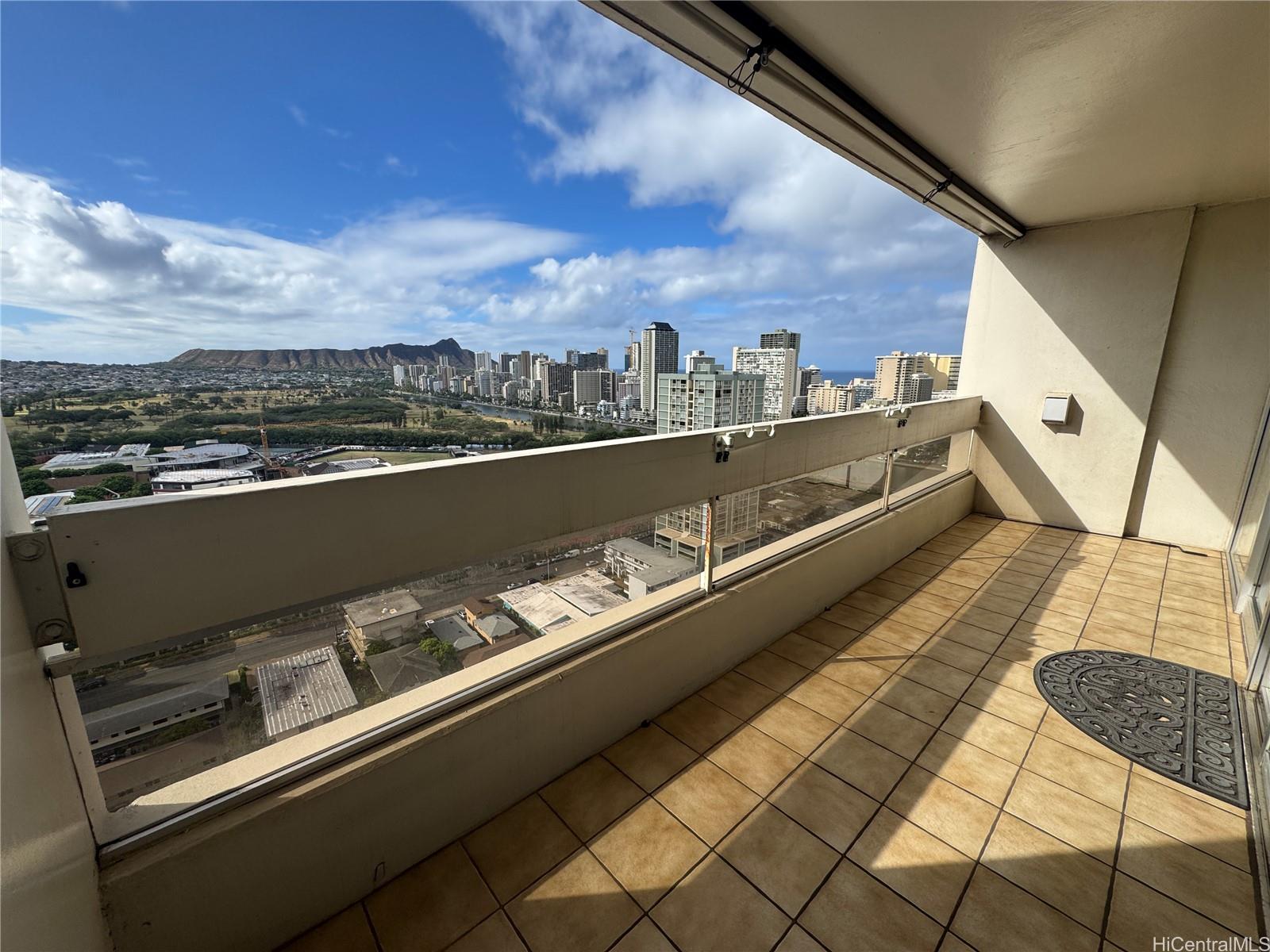 555 University Ave Honolulu - Rental - photo 20 of 22