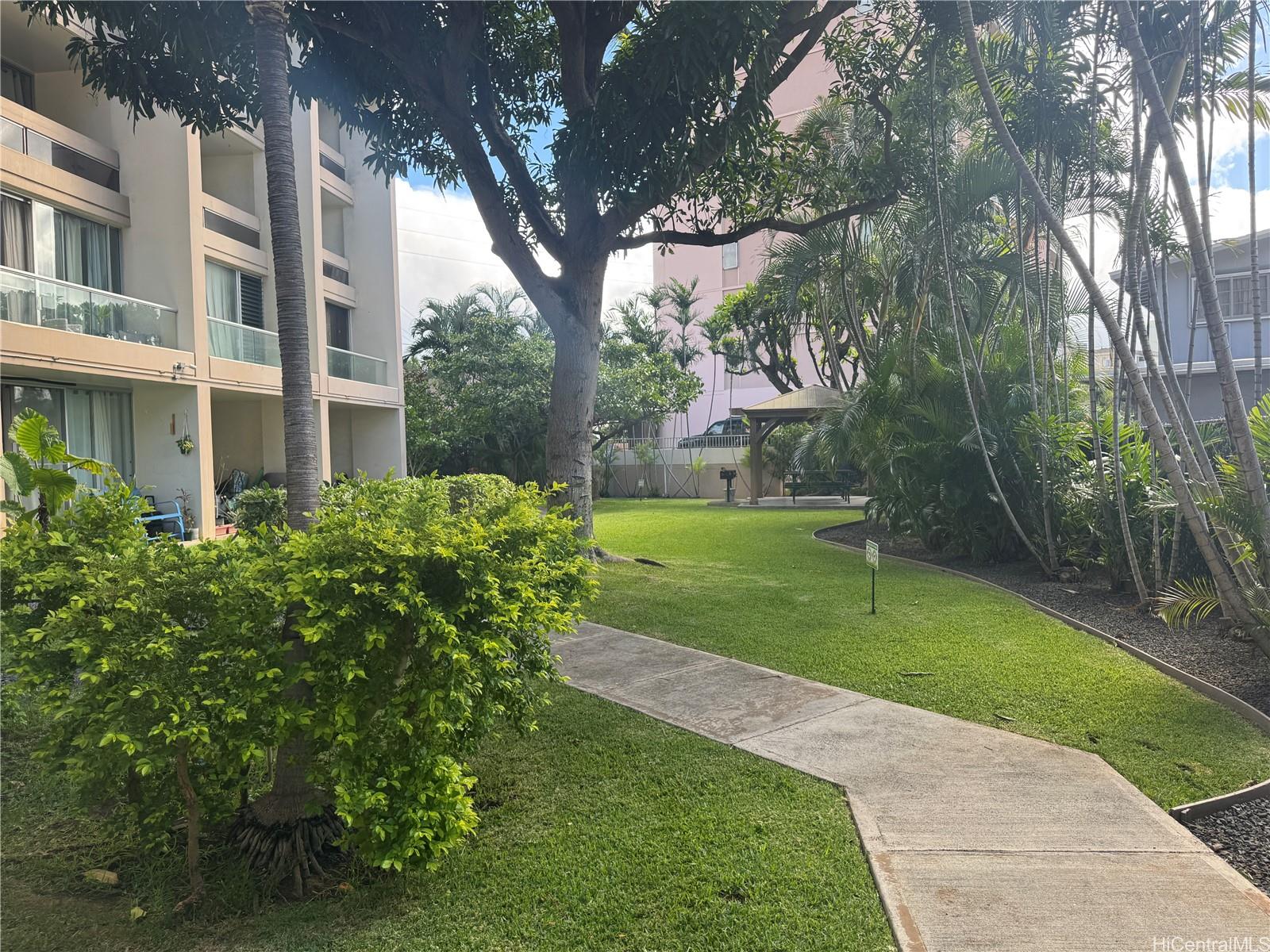 555 University Ave Honolulu - Rental - photo 21 of 22