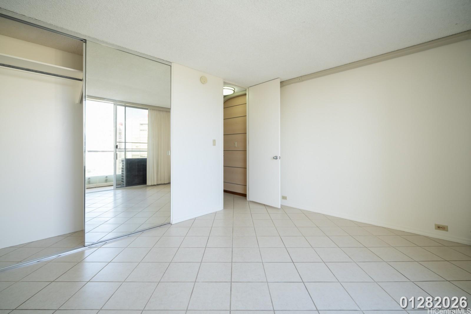 555 University Ave Honolulu - Rental - photo 14 of 18