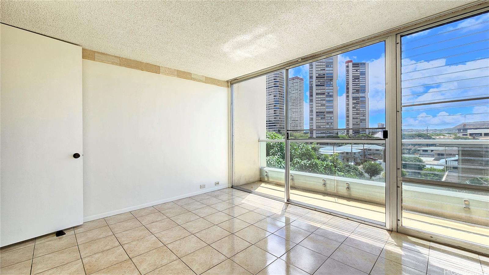 Ala Wai Plaza Skyrise condo # 403, Honolulu, Hawaii - photo 11 of 22