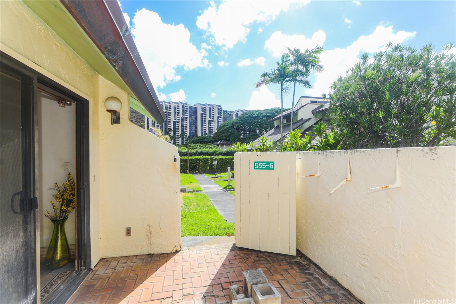 Village Green condo # 542A, Honolulu, Hawaii - photo 18 of 25