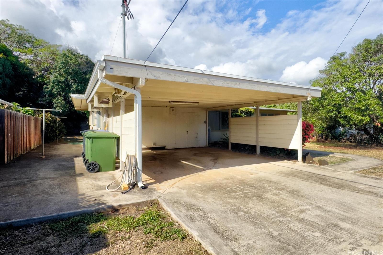 5558  Pia Street Niu Valley, Diamond Head home - photo 19 of 25