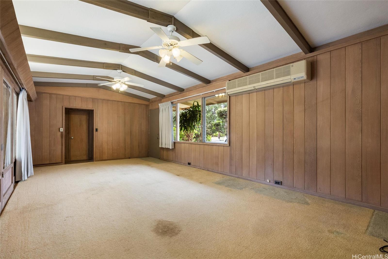 5558  Pia Street Niu Valley, Diamond Head home - photo 3 of 25