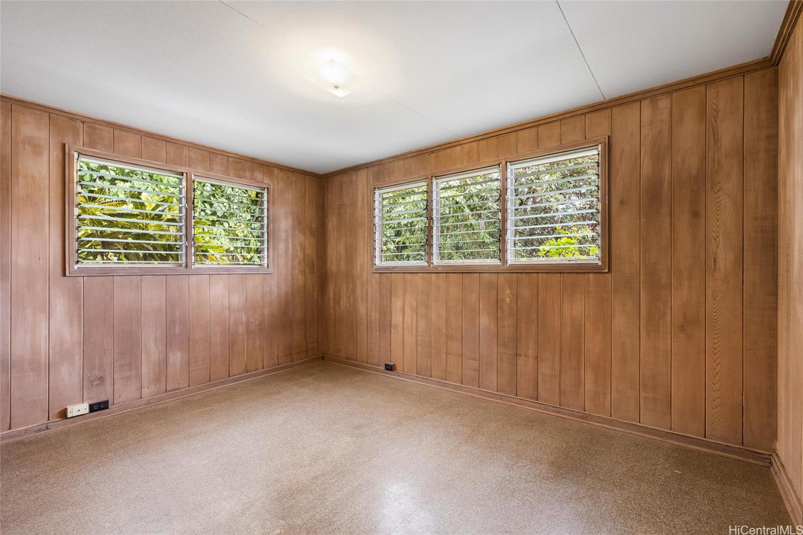 5558  Pia Street Niu Valley, Diamond Head home - photo 4 of 25