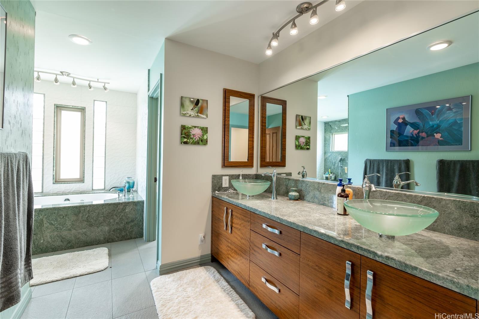 5577 Kalanianaole Hwy Honolulu - Rental - photo 13 of 24