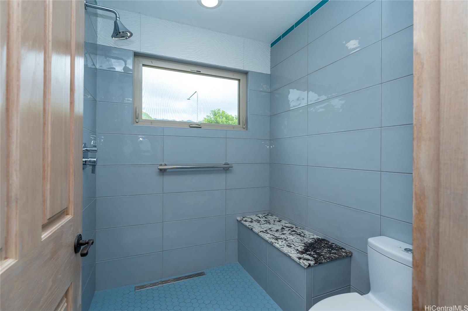 5577 Kalanianaole Hwy Honolulu - Rental - photo 17 of 24