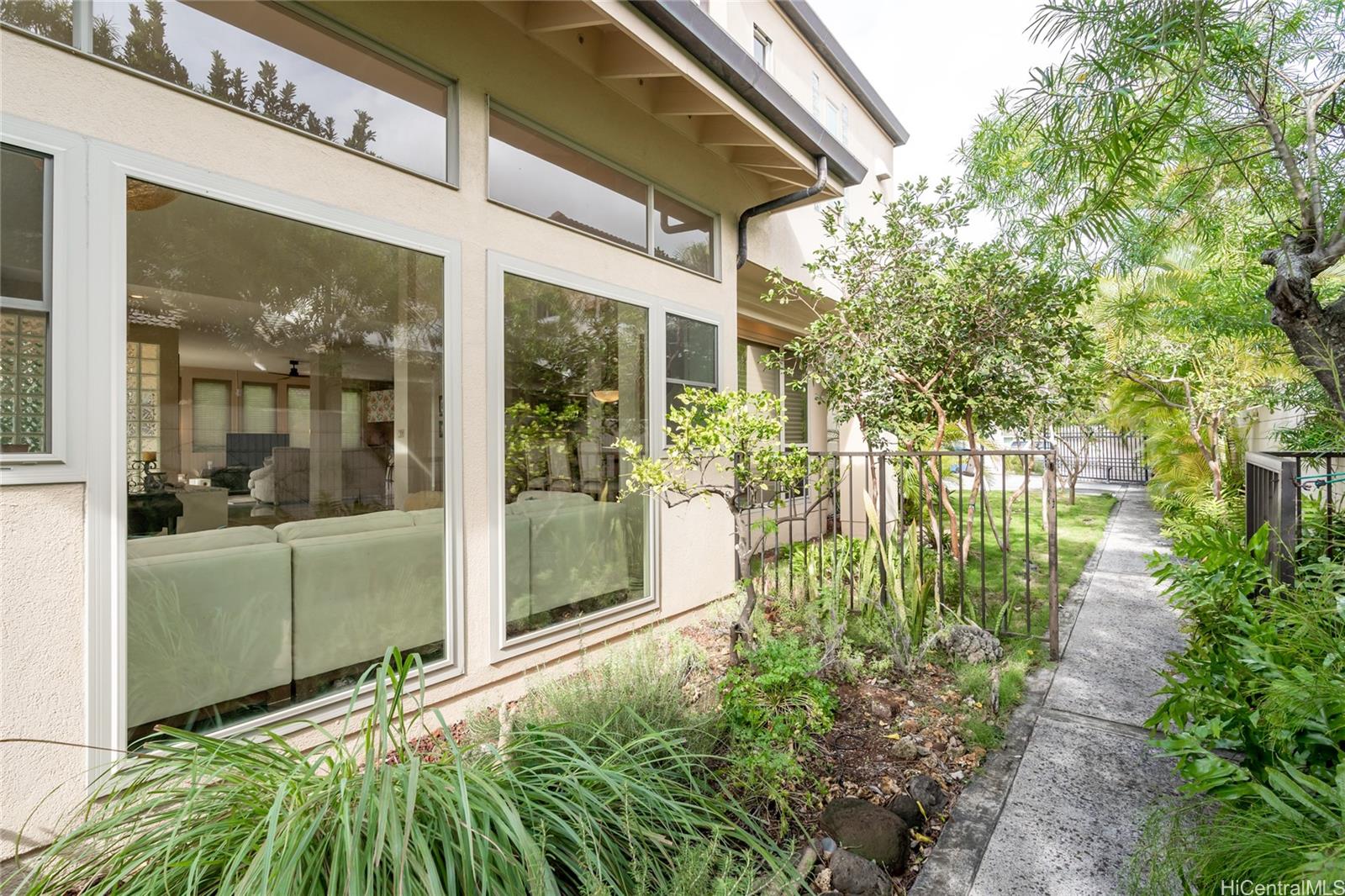 5577 Kalanianaole Hwy Honolulu - Rental - photo 20 of 24