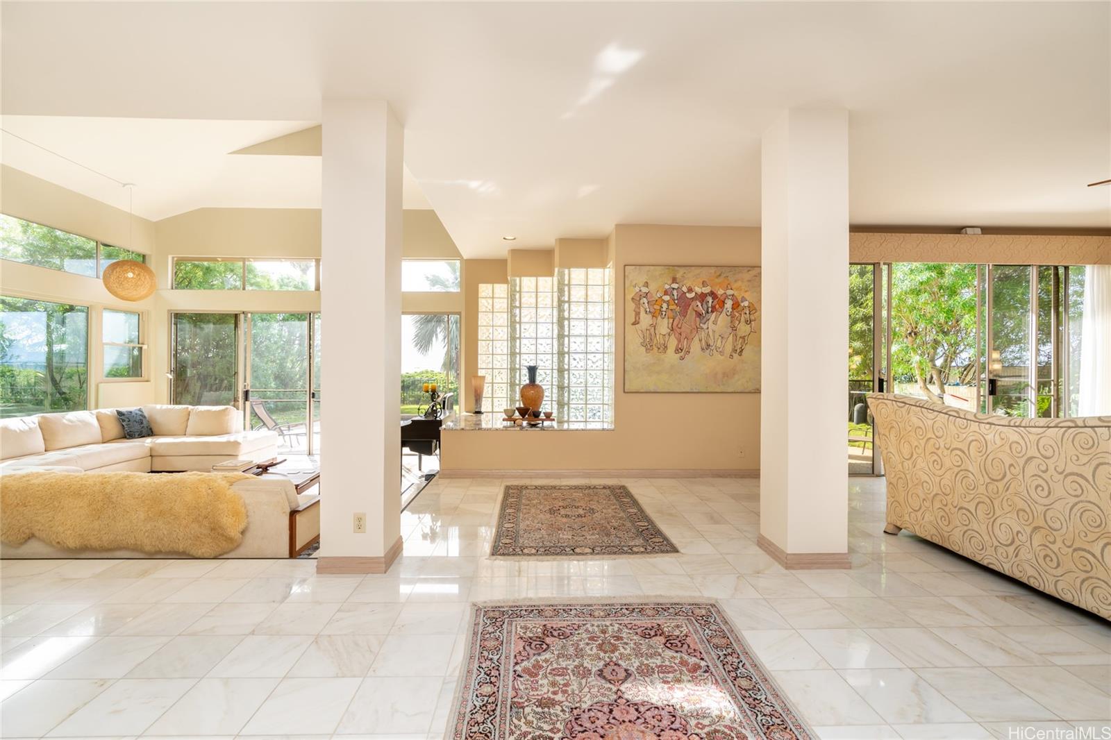 5577 Kalanianaole Hwy Honolulu - Rental - photo 5 of 24