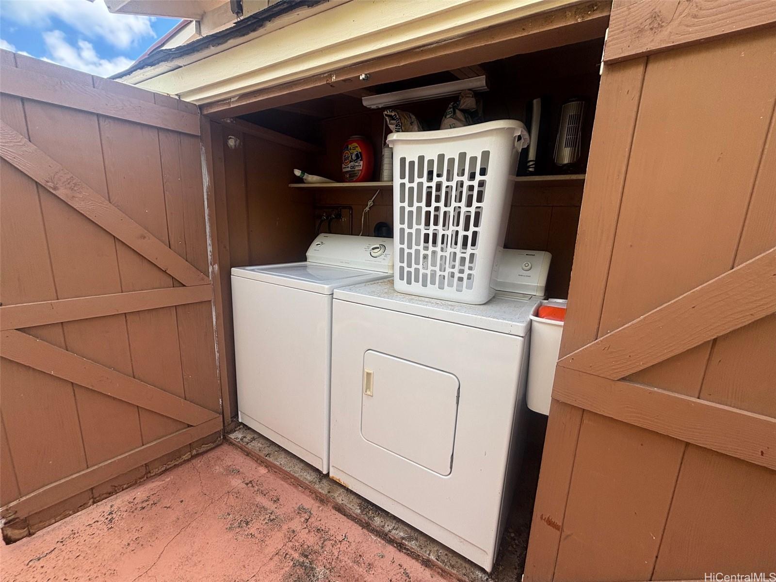 5578 Pia St Honolulu - Rental - photo 12 of 25