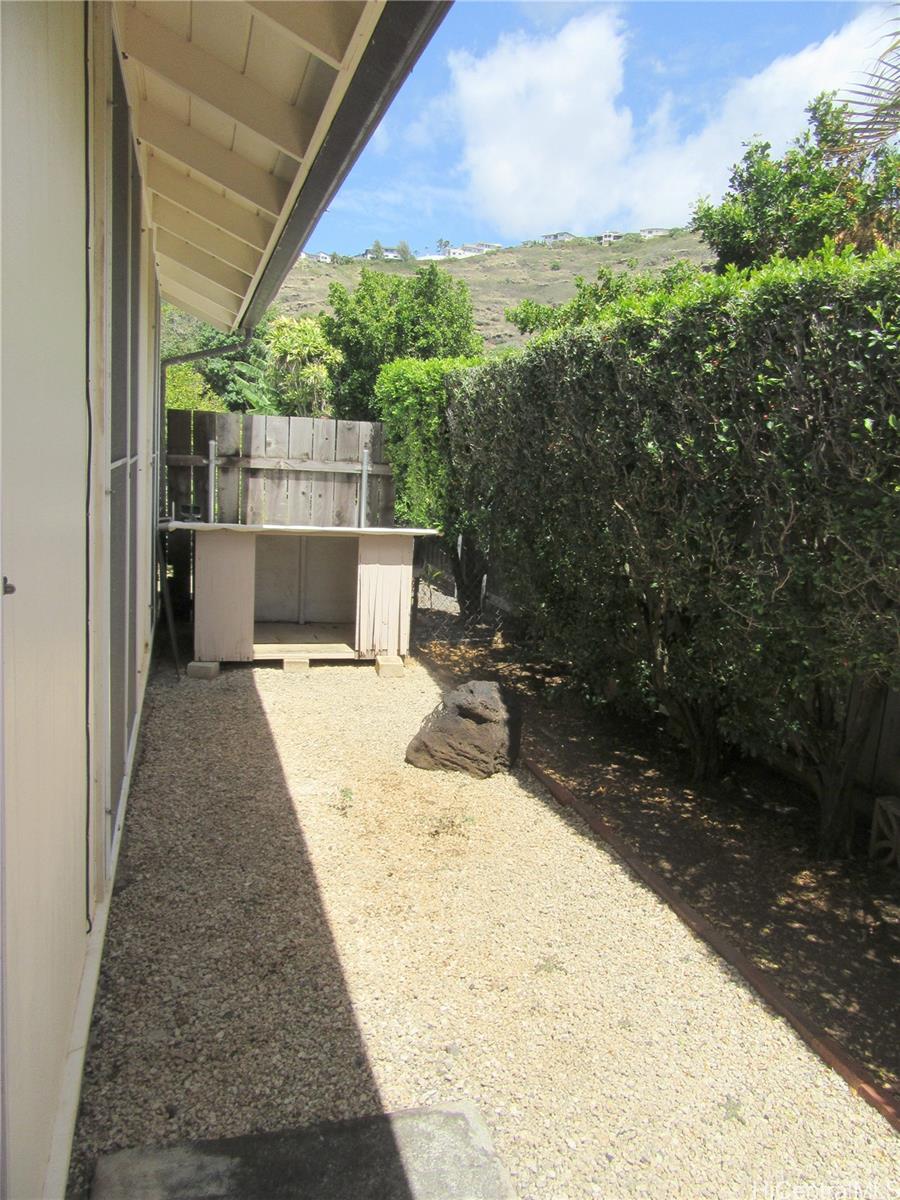 5578 Pia St Honolulu - Rental - photo 18 of 25
