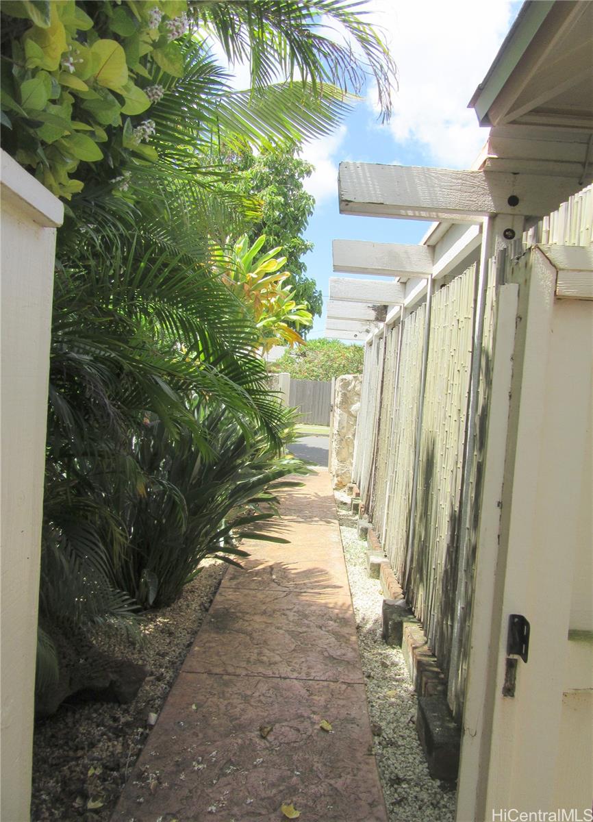 5578 Pia St Honolulu - Rental - photo 20 of 25