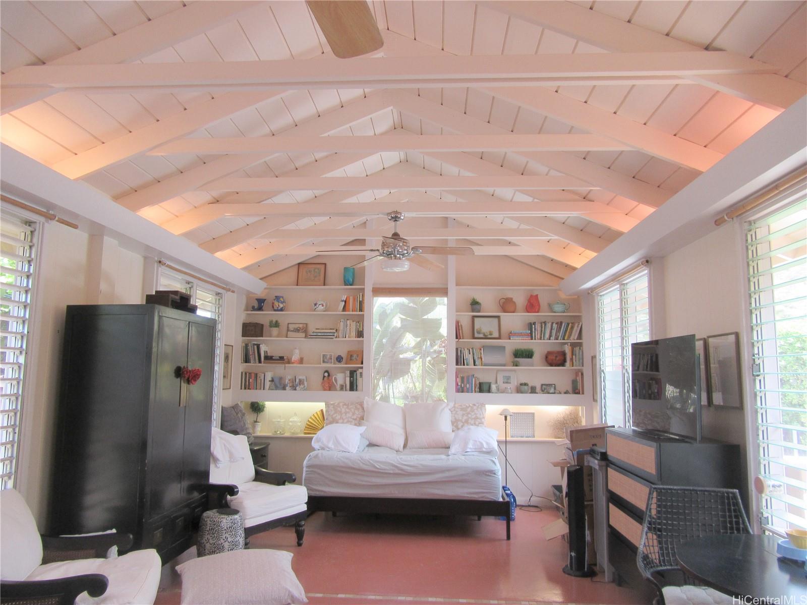 5578 Pia St Honolulu - Rental - photo 6 of 25