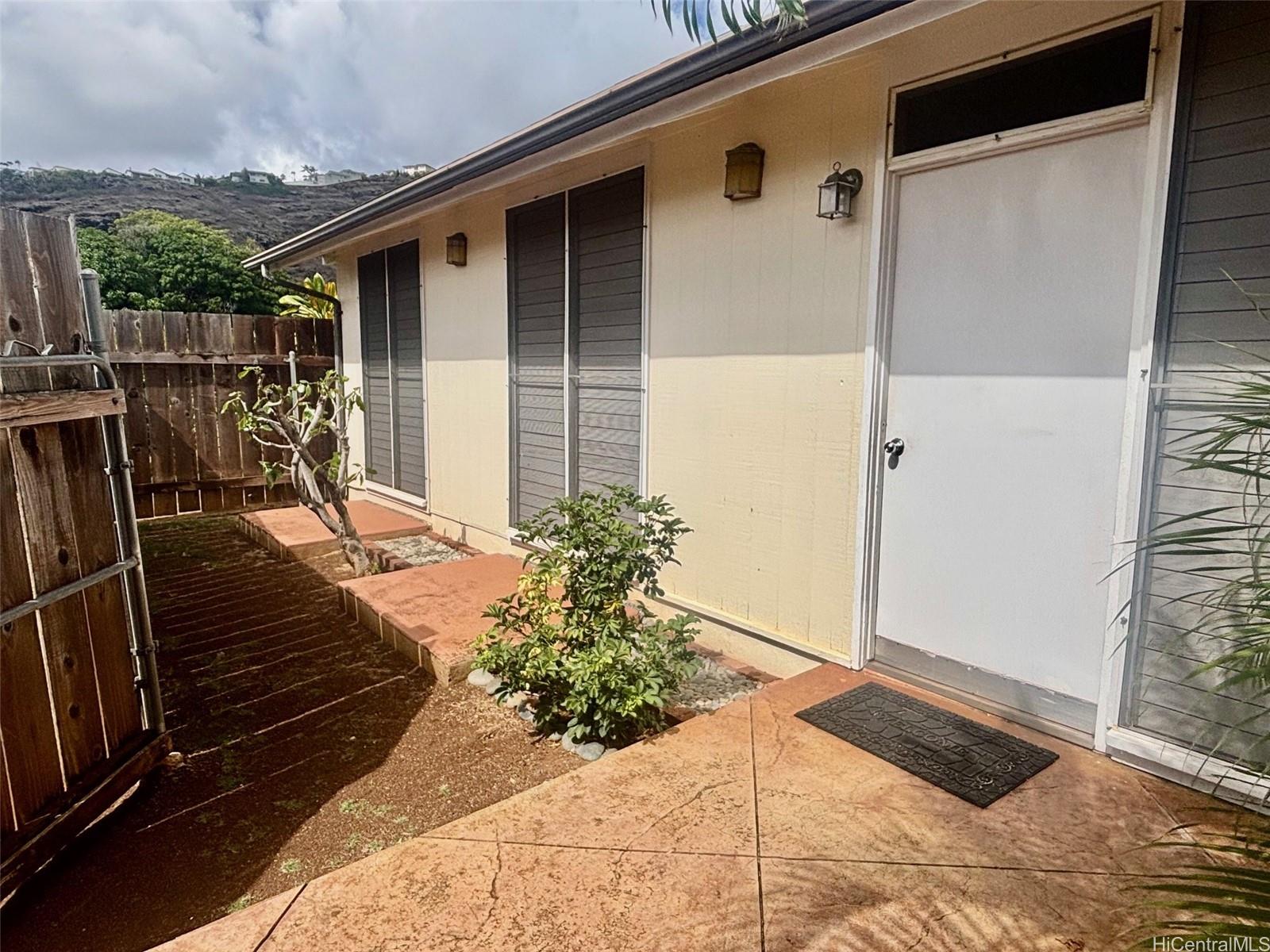 5578 Pia St Honolulu - Rental - photo 10 of 25