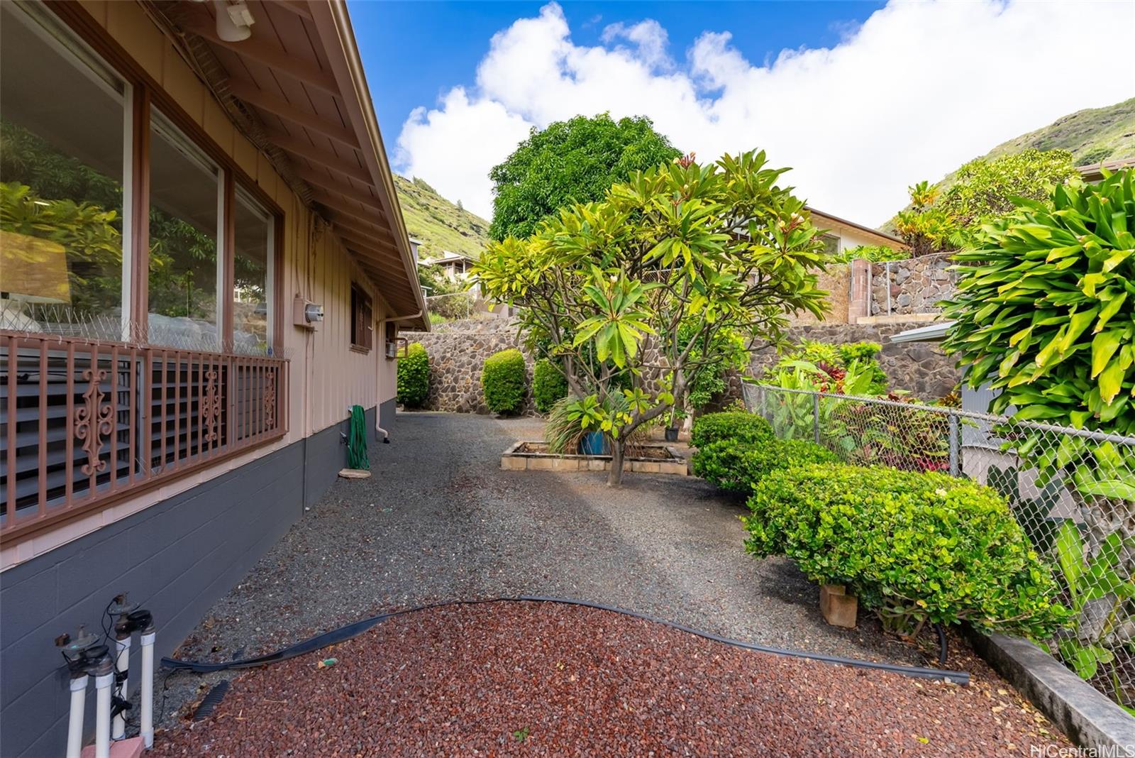 5601  Halepa Pl Niu Valley, Diamond Head home - photo 20 of 25