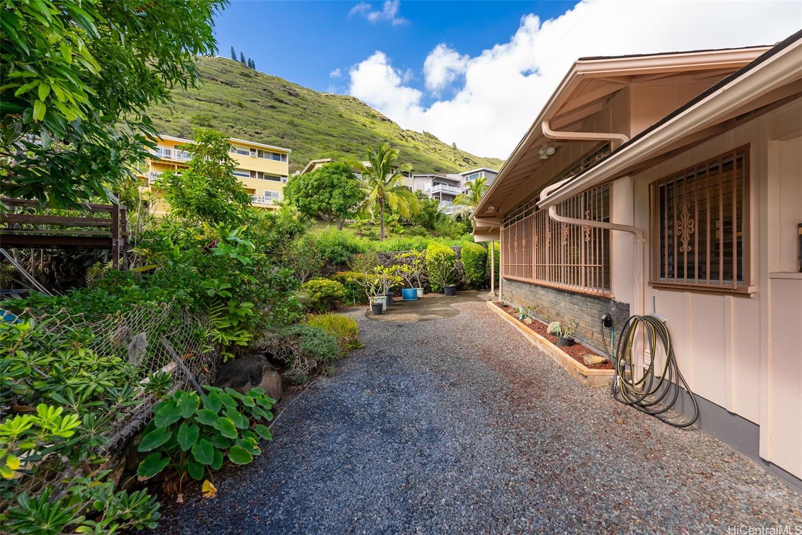 5601  Halepa Pl Niu Valley, Diamond Head home - photo 22 of 25