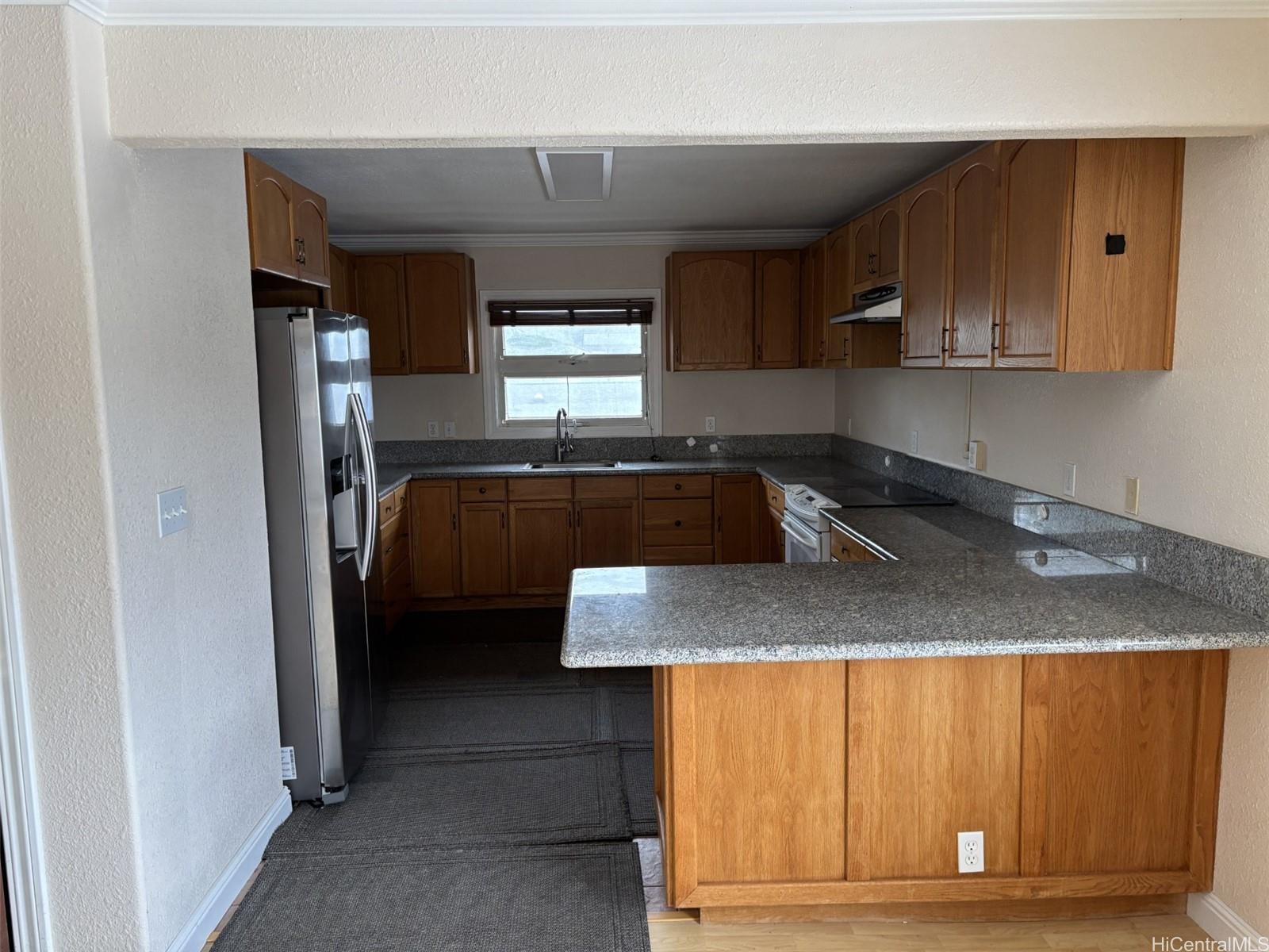 5622 Kanau Street Honolulu - Rental - photo 4 of 12