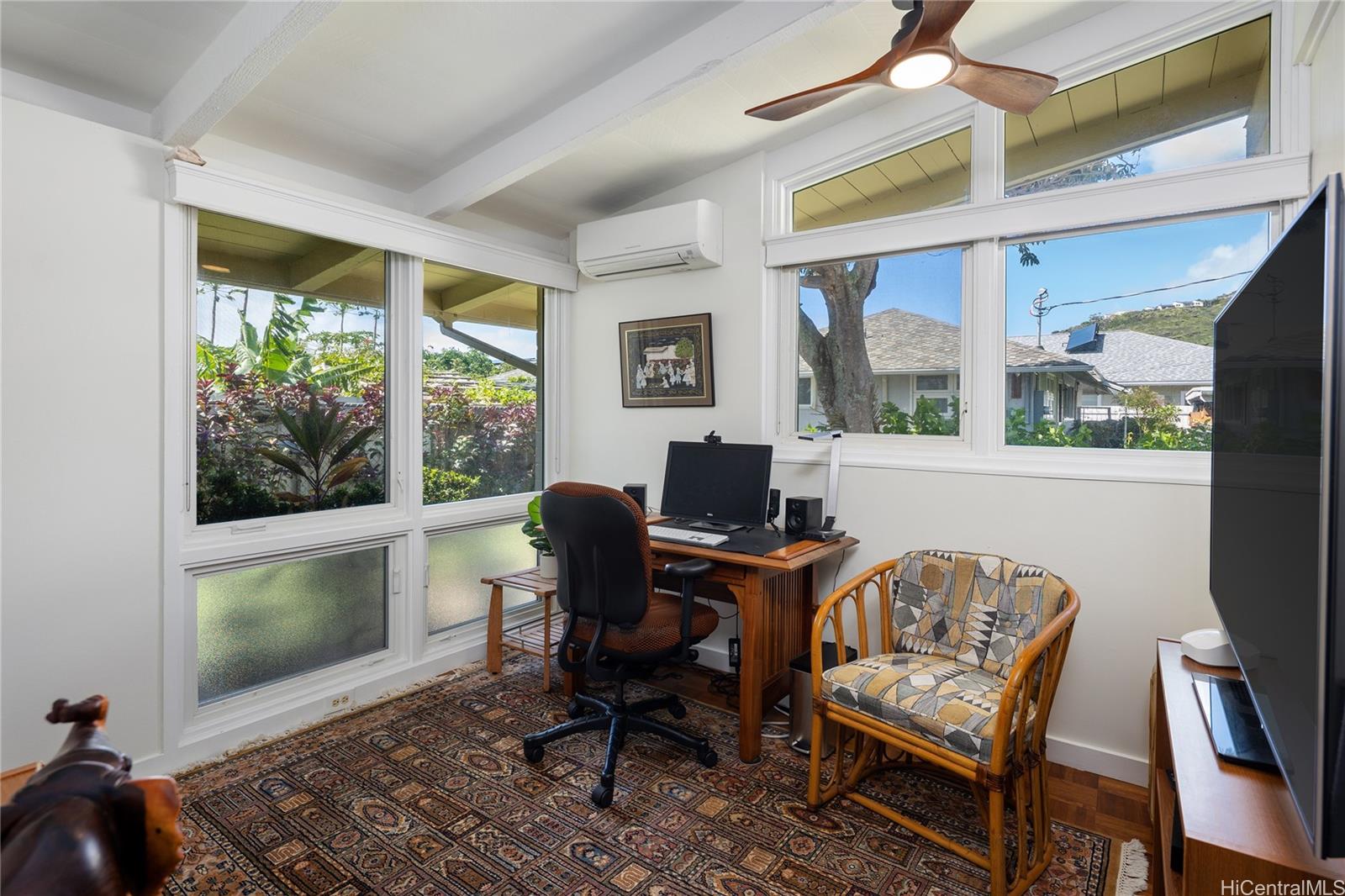 5645  Kawaikui Street Niu Valley, Diamond Head home - photo 12 of 19