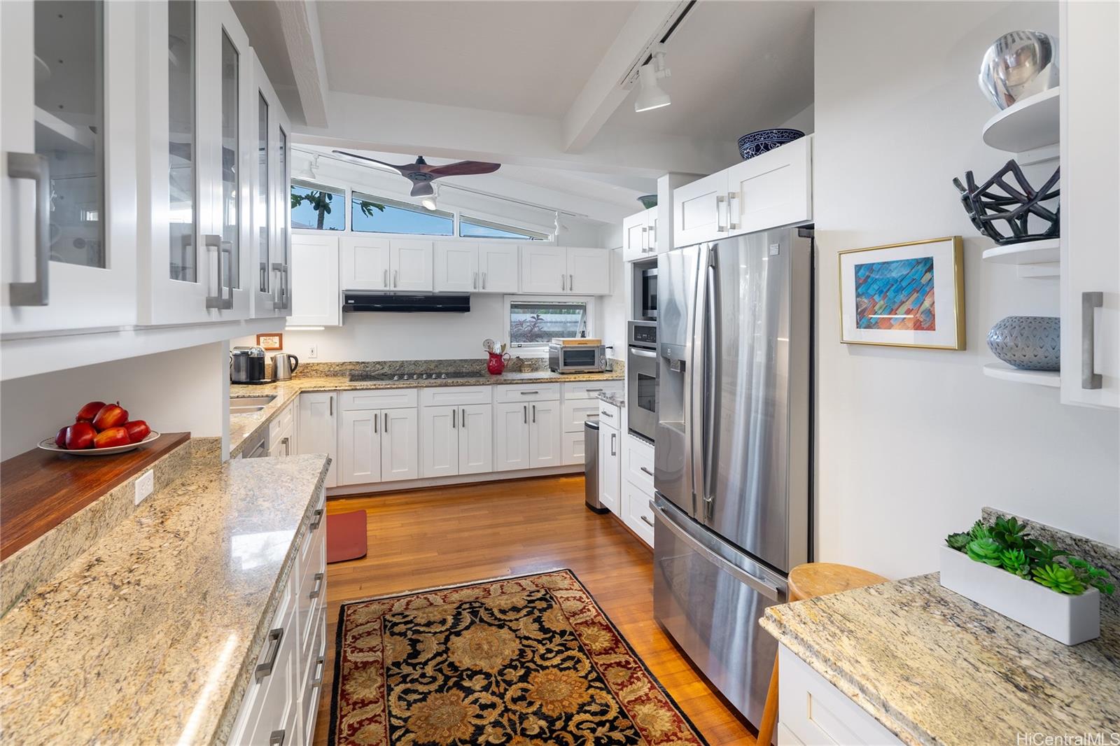 5645  Kawaikui Street Niu Valley, Diamond Head home - photo 14 of 19