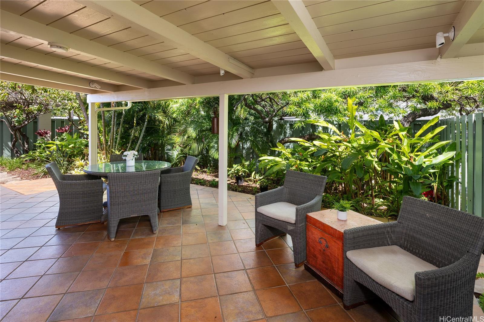 5645  Kawaikui Street Niu Valley, Diamond Head home - photo 6 of 19