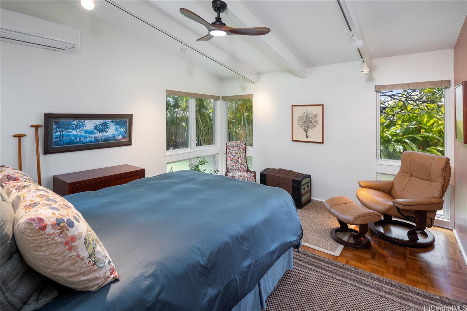 5645  Kawaikui Street Niu Valley, Diamond Head home - photo 7 of 19