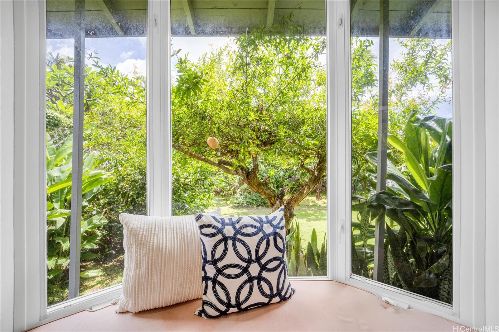 5701 Haleola Street Honolulu - Rental - photo 9 of 24