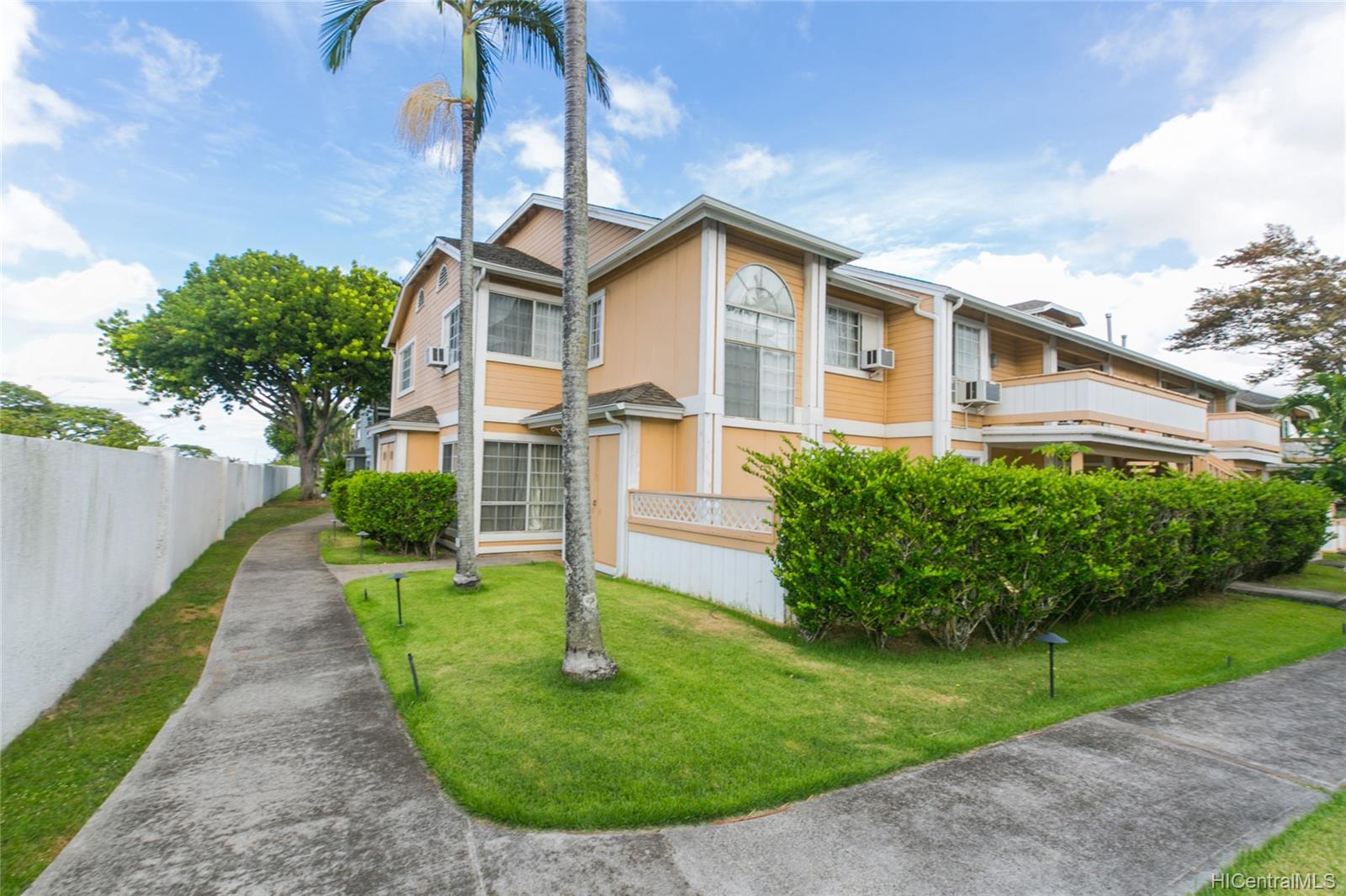 572 Mananai Place 20A, 572 Mananai Place, Honolulu Halawa townhouse Sold