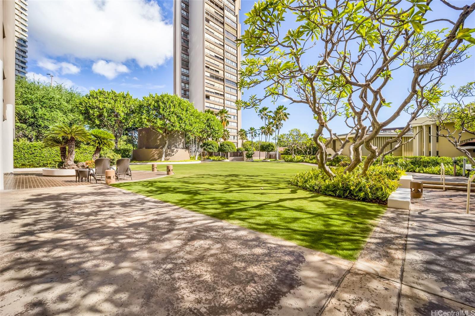 Royal Iolani condo # 1004, Honolulu, Hawaii - photo 21 of 24