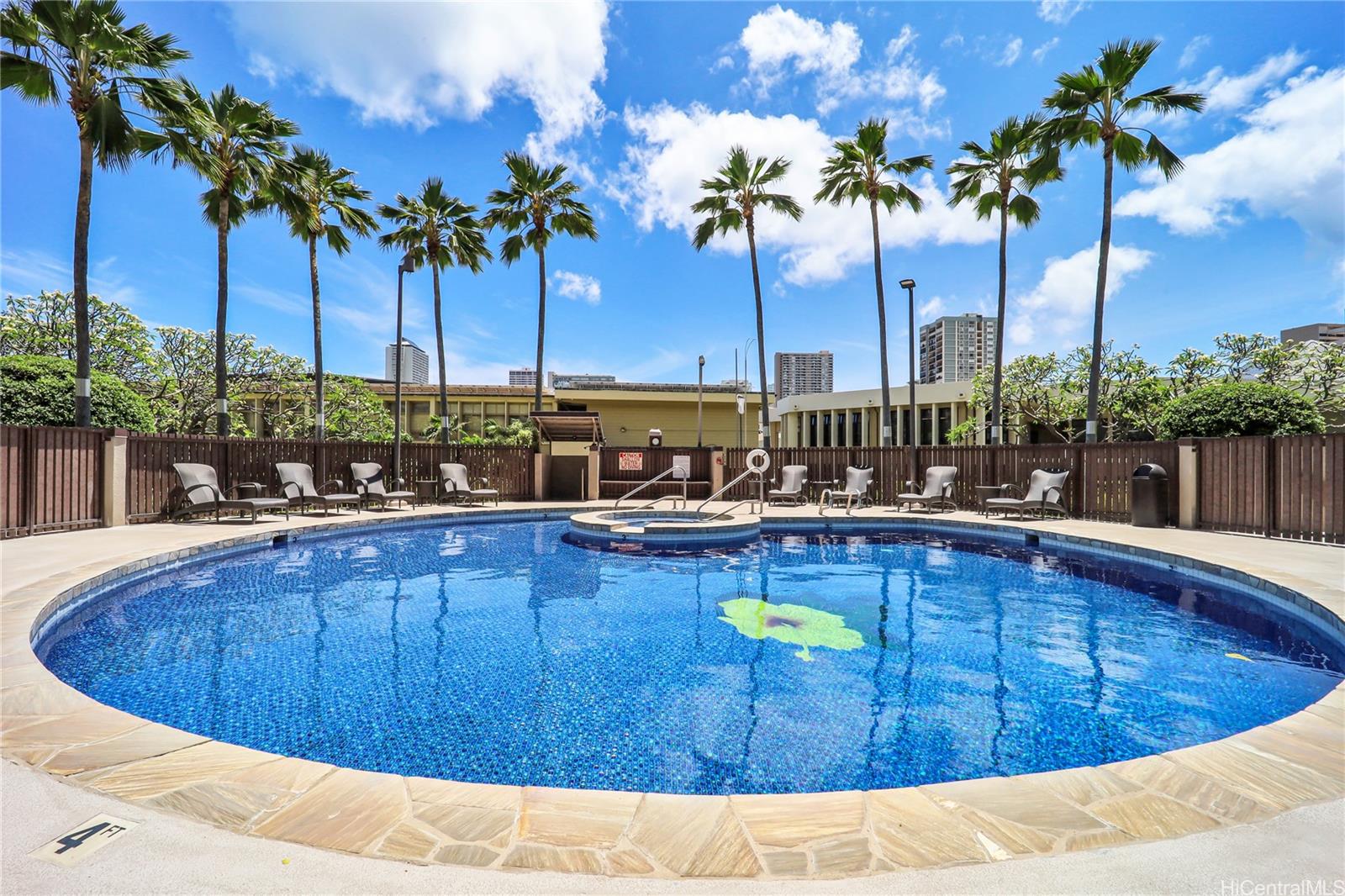 Royal Iolani condo # 2006, Honolulu, Hawaii - photo 14 of 20