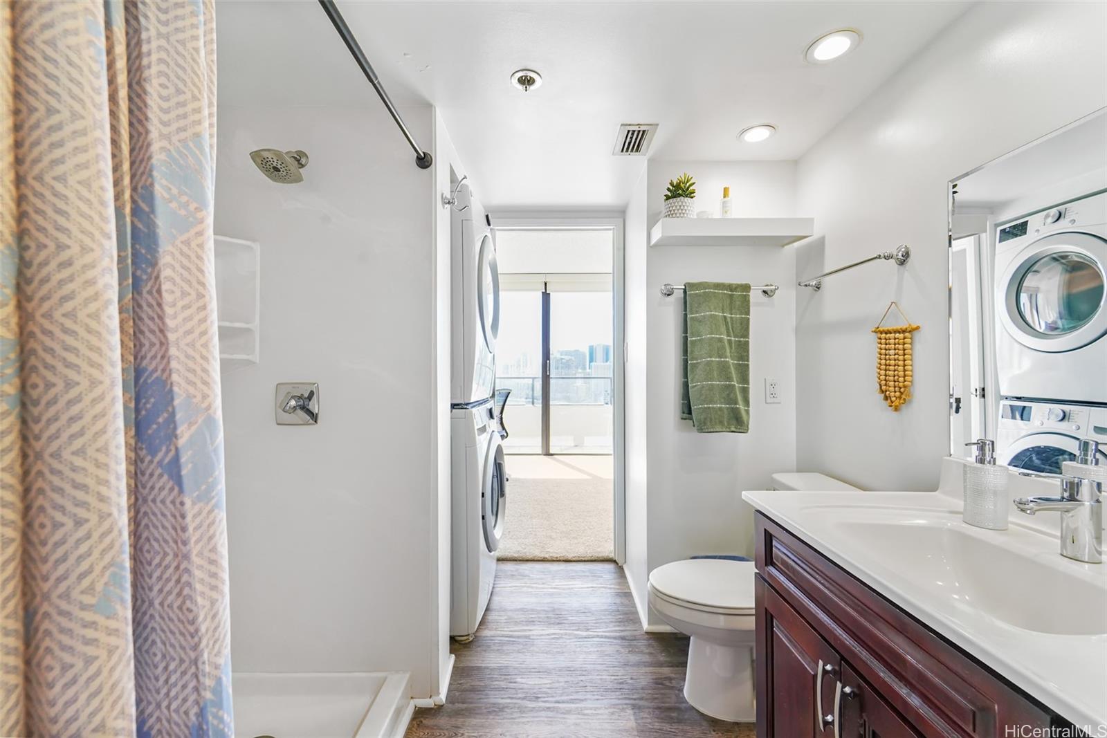 Royal Iolani condo # 2006, Honolulu, Hawaii - photo 9 of 20